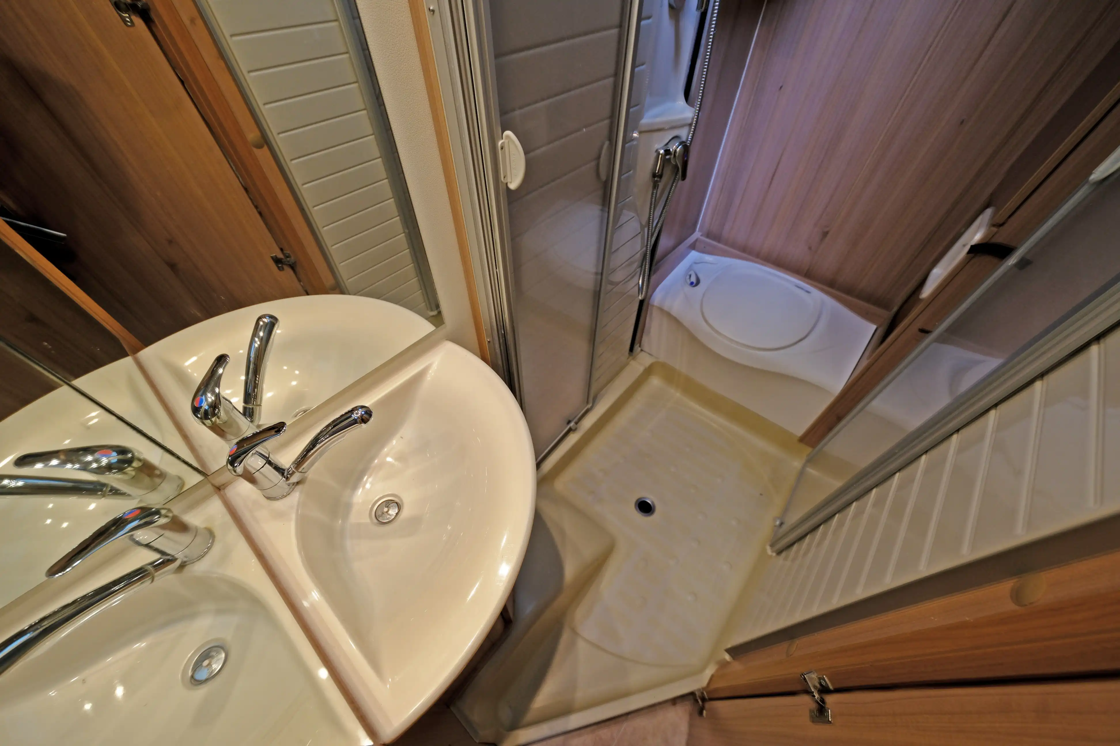 BUERSTNER Nexxo T 580